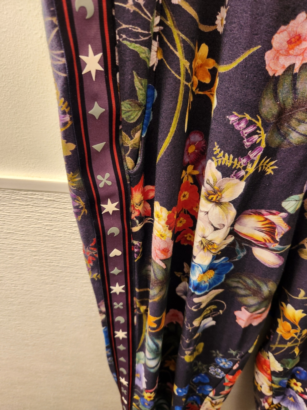 Johnny Was Floral Print Women’s Track Pants - Navy - Picture 2 of 4